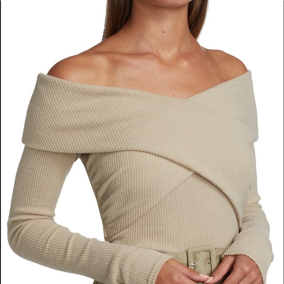 Free People Knit Off-The-Shoulder Sweater With A Crossbody Detail - Picture 5 of 9